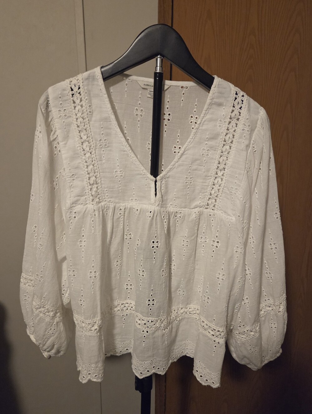 American Eagle Outfitters White Eyelet Peasant Top